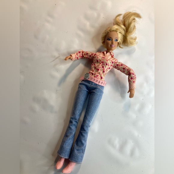 COUNTRY GIRL Barbie Far West Barbie Fashion Fever Era Pink...